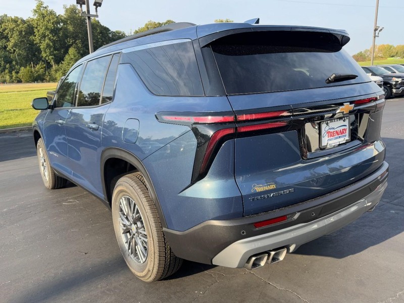 Chevrolet Traverse Vehicle Image 05