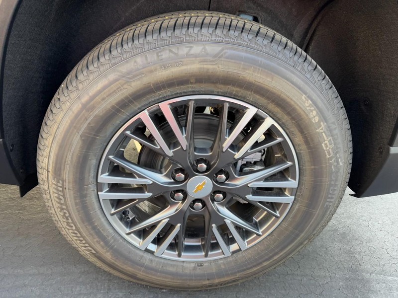 Chevrolet Traverse Vehicle Image 06