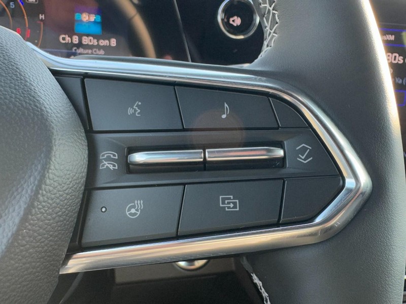 Chevrolet Traverse Vehicle Image 13