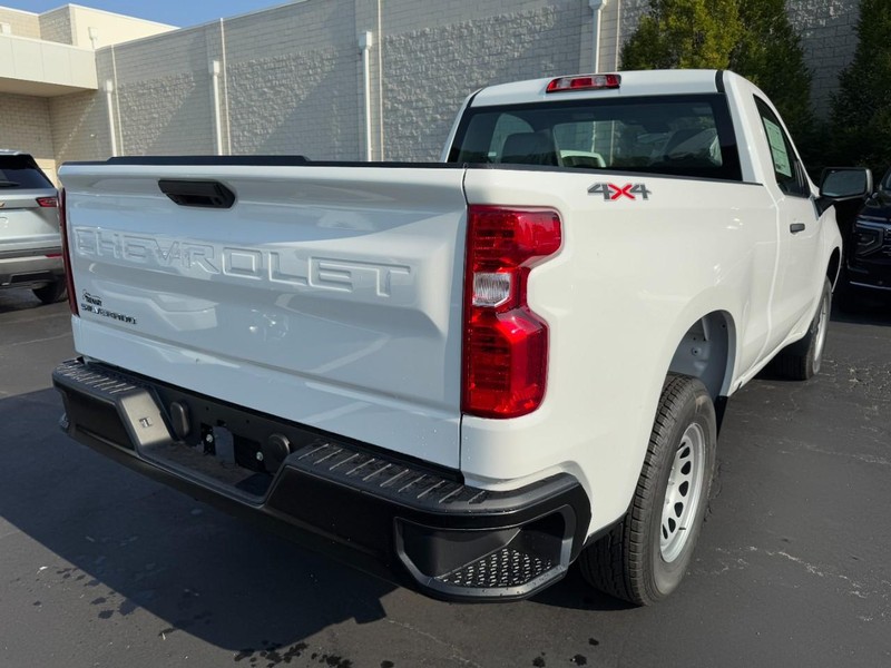 Chevrolet Silverado 1500 Vehicle Image 03