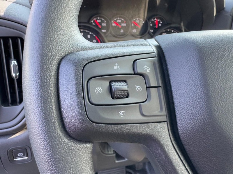 Chevrolet Silverado 1500 Vehicle Image 12