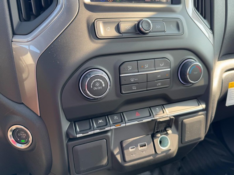 Chevrolet Silverado 1500 Vehicle Image 13
