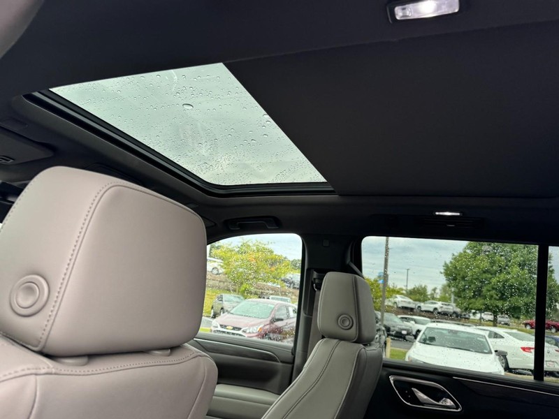 Chevrolet Tahoe Vehicle Image 11