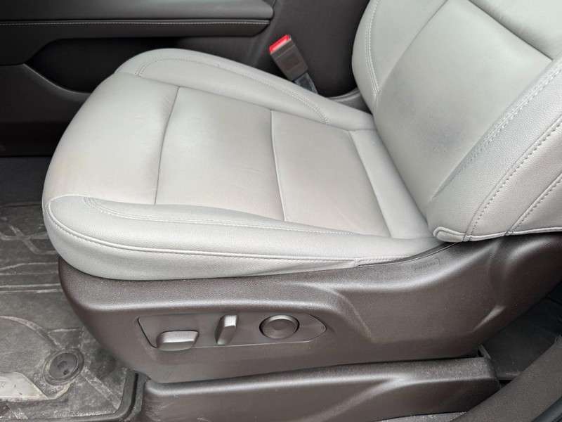 Chevrolet Tahoe Vehicle Image 16