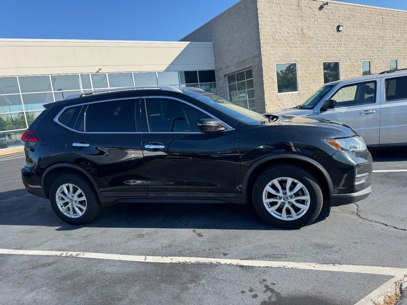 Nissan Rogue Vehicle Image 04