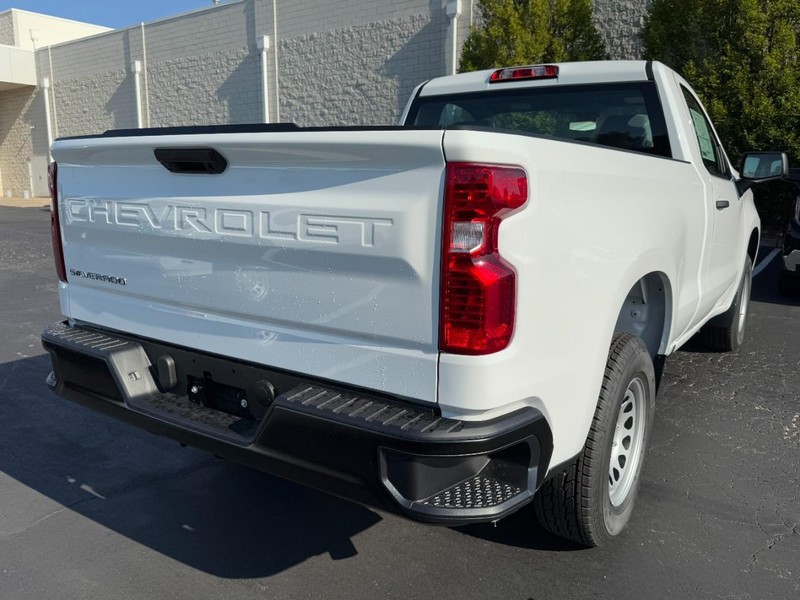 Chevrolet Silverado 1500 Vehicle Image 04
