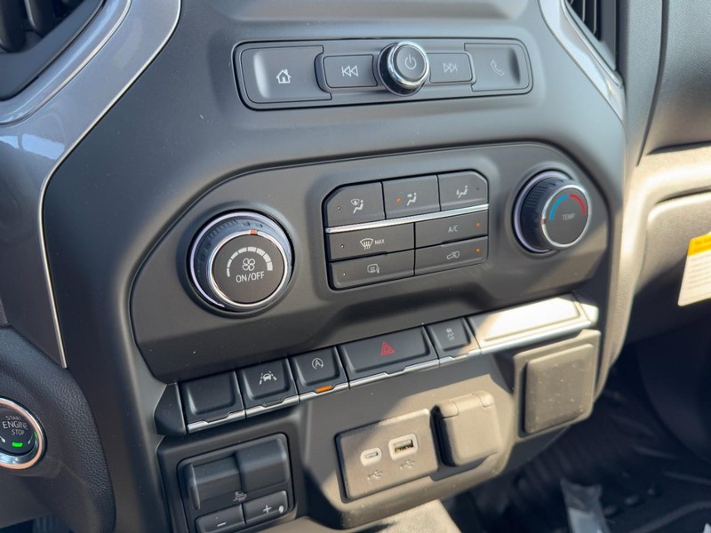 Chevrolet Silverado 1500 Vehicle Image 14