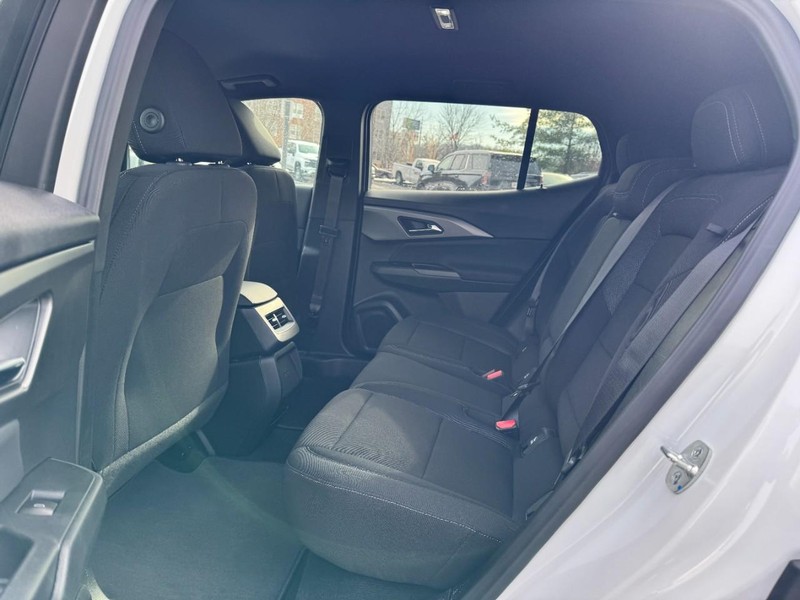 Chevrolet Equinox EV Vehicle Image 07