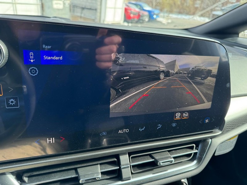 Chevrolet Equinox EV Vehicle Image 15