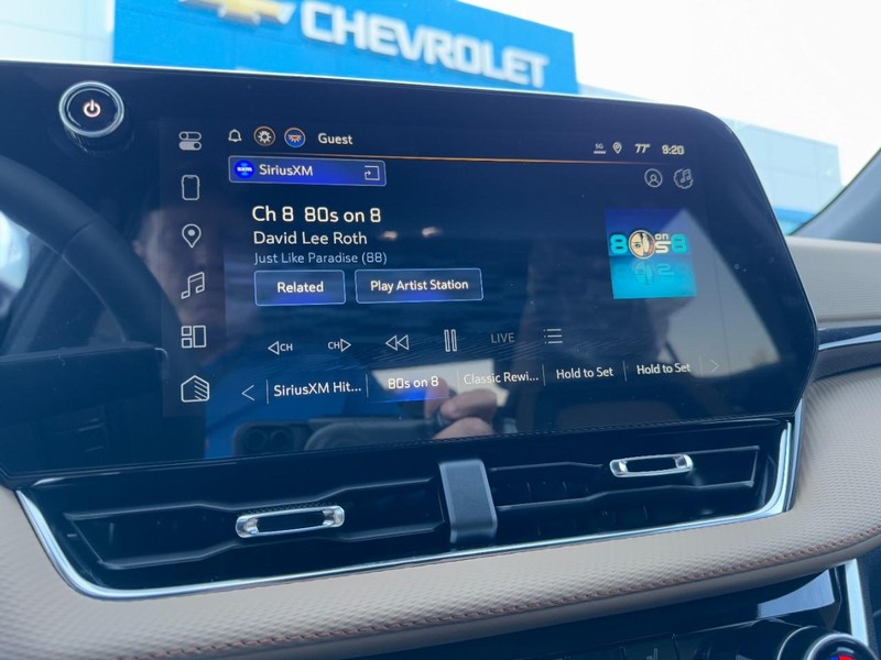 Chevrolet Equinox Vehicle Image 15