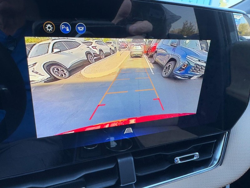 Chevrolet Equinox Vehicle Image 17