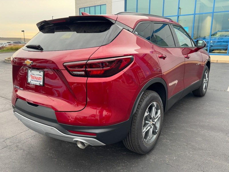 Chevrolet Blazer Vehicle Image 03