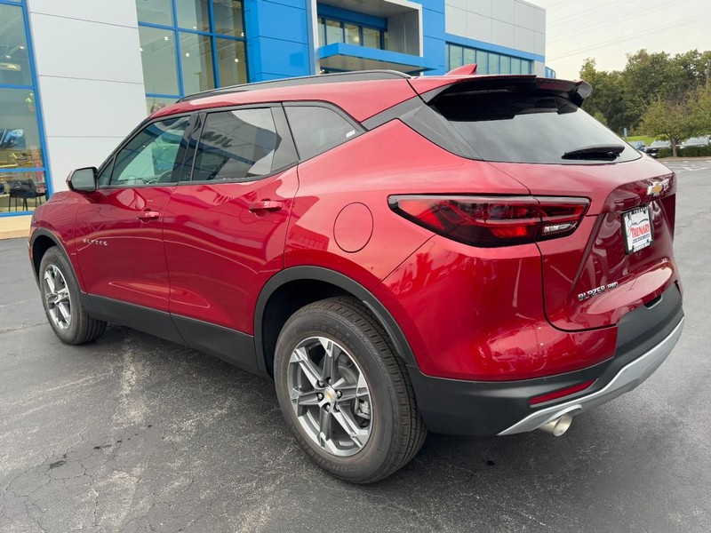 Chevrolet Blazer Vehicle Image 05