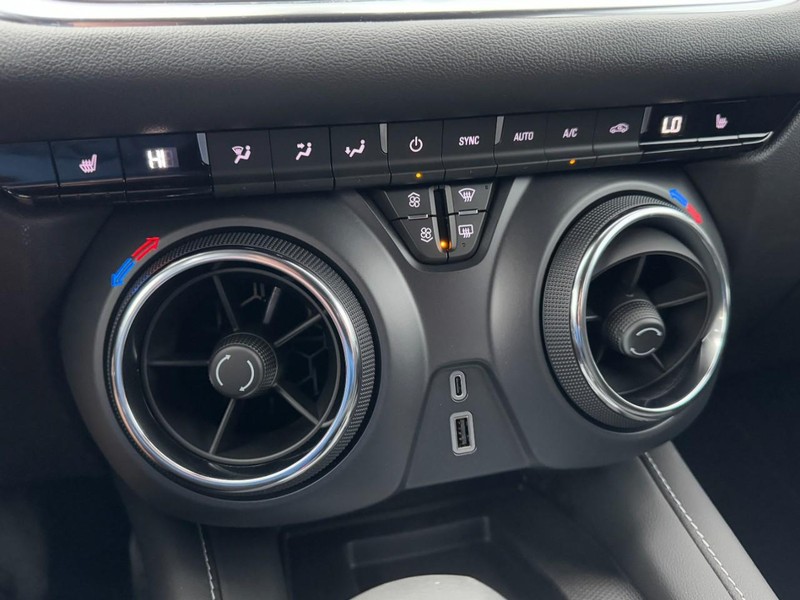 Chevrolet Blazer Vehicle Image 14