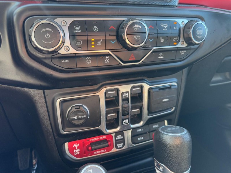 Jeep Gladiator Vehicle Image 18