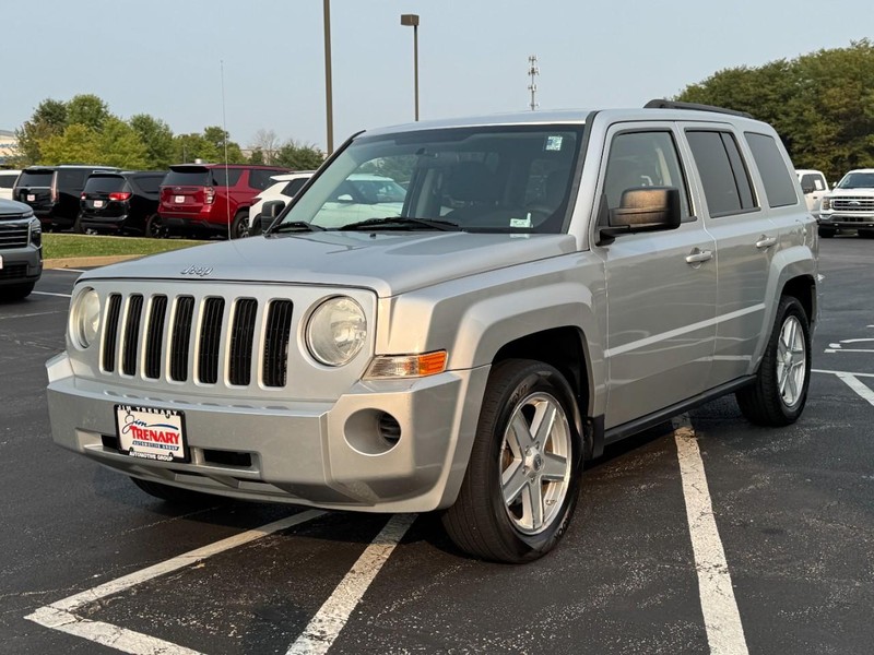 Jeep Patriot Vehicle Image 08