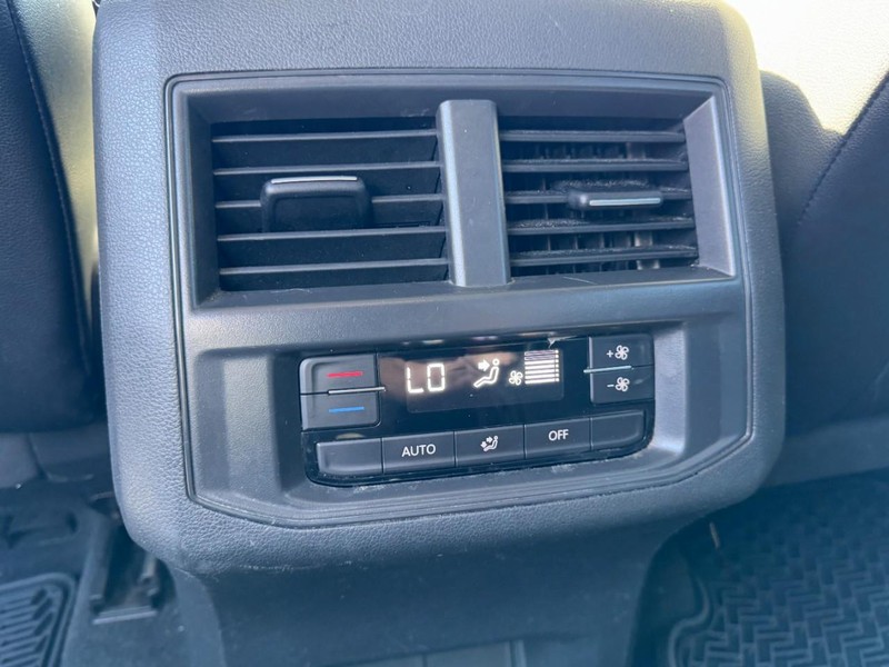 Volkswagen Atlas Vehicle Image 11