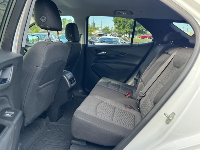 Chevrolet Equinox Vehicle Image 10