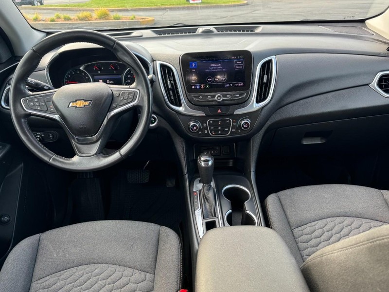 Chevrolet Equinox Vehicle Image 11