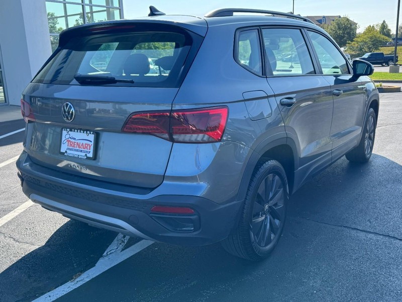 Volkswagen Taos Vehicle Image 03
