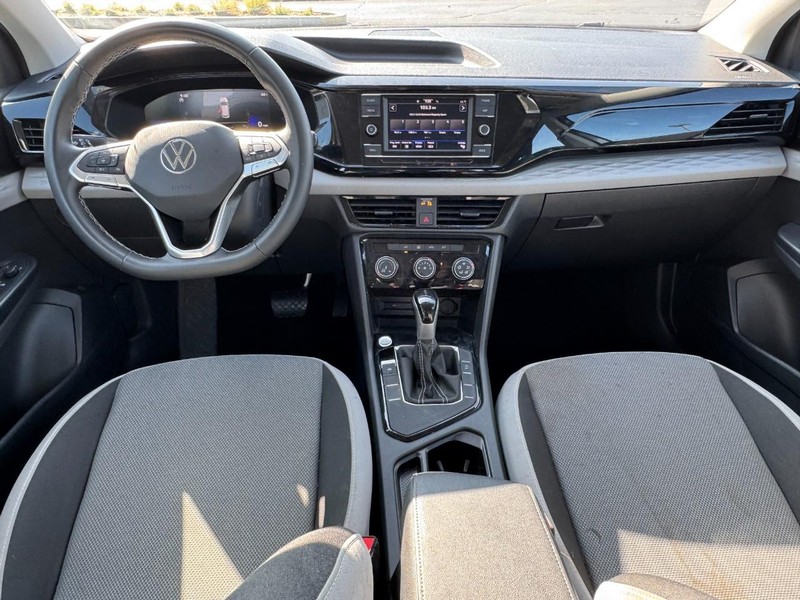 Volkswagen Taos Vehicle Image 11