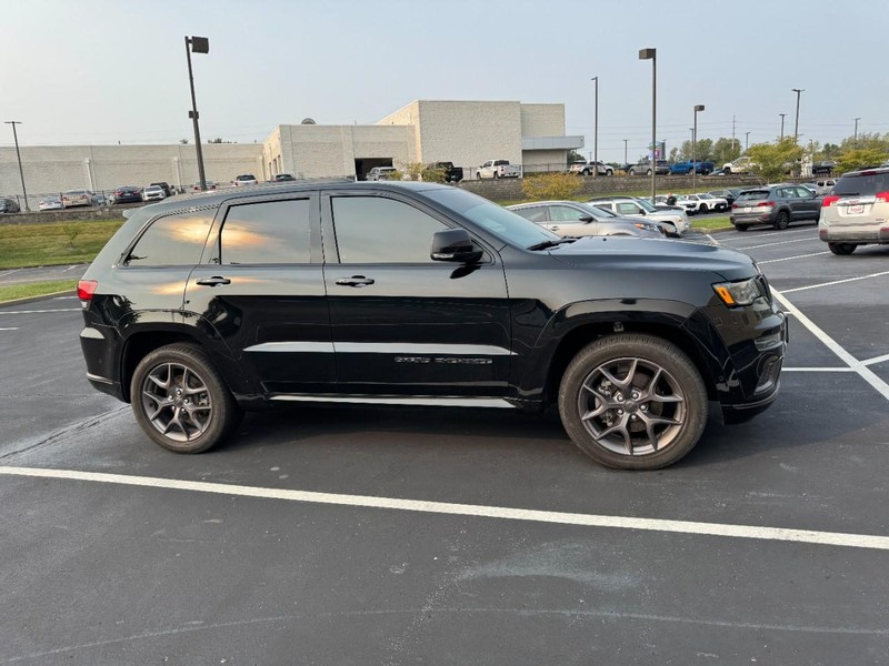 Jeep Grand Cherokee Vehicle Image 04