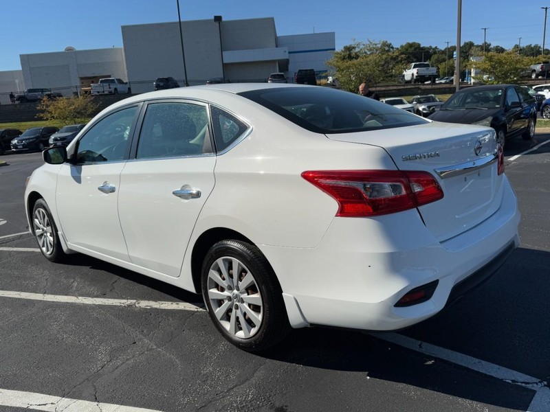 Nissan Sentra Vehicle Image 05