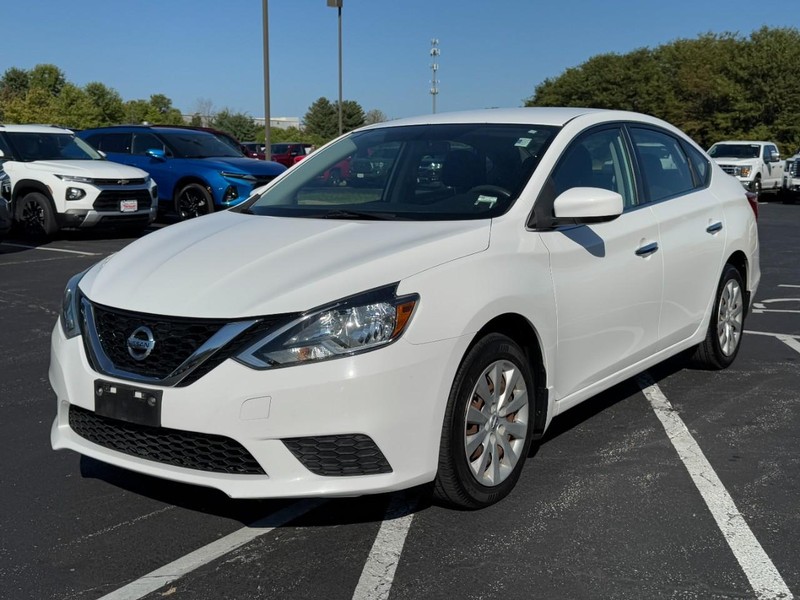 Nissan Sentra Vehicle Image 08