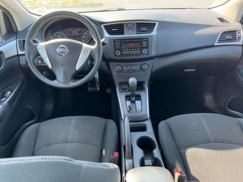 Nissan Sentra Vehicle Image 11