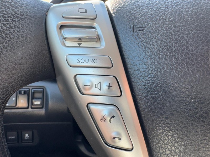 Nissan Sentra Vehicle Image 17