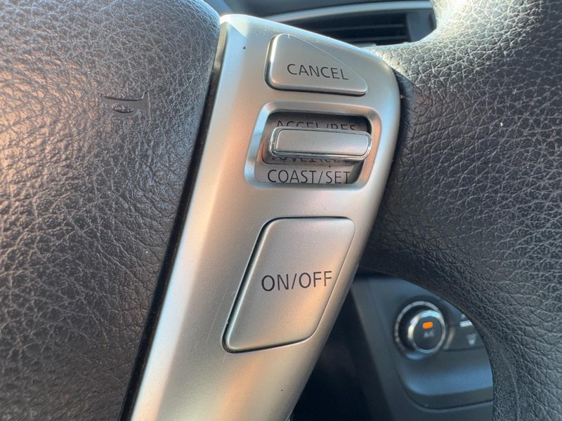 Nissan Sentra Vehicle Image 18
