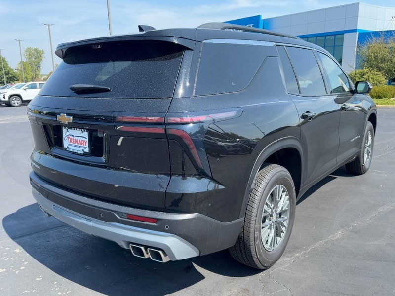 Chevrolet Traverse Vehicle Image 03