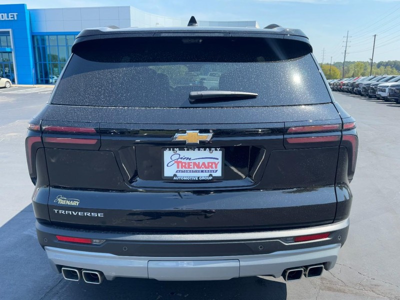 Chevrolet Traverse Vehicle Image 04