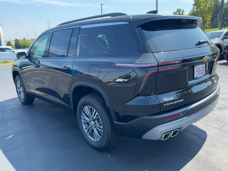 Chevrolet Traverse Vehicle Image 05