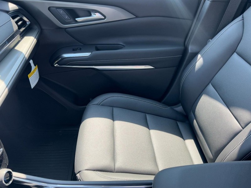Chevrolet Traverse Vehicle Image 09