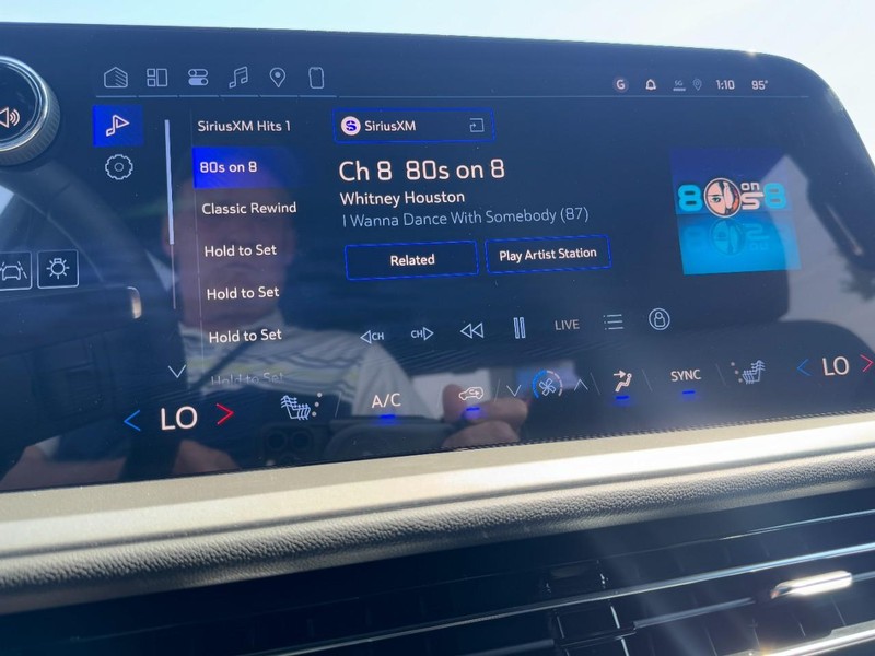 Chevrolet Traverse Vehicle Image 15
