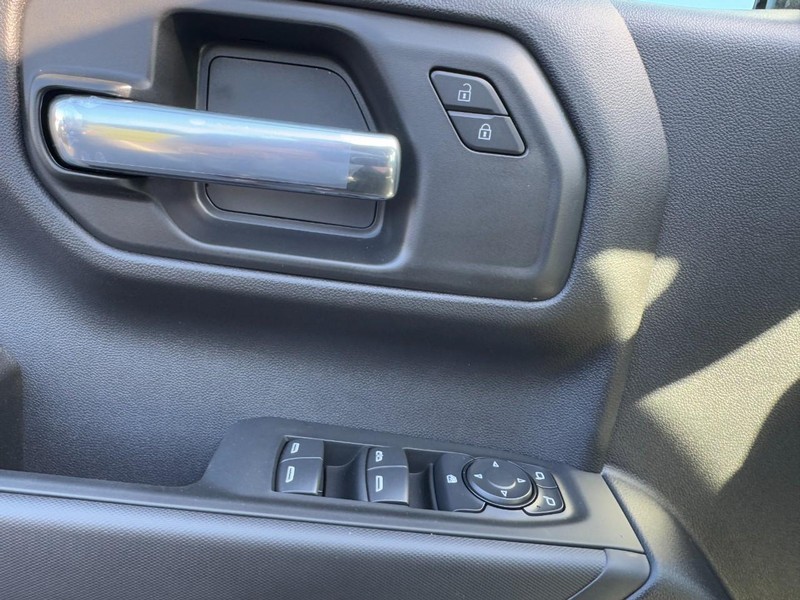 Chevrolet Silverado 1500 Vehicle Image 11