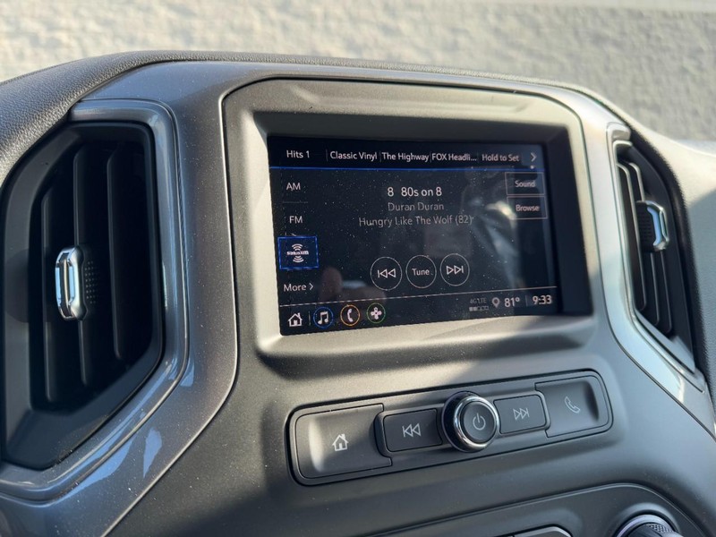 Chevrolet Silverado 1500 Vehicle Image 15