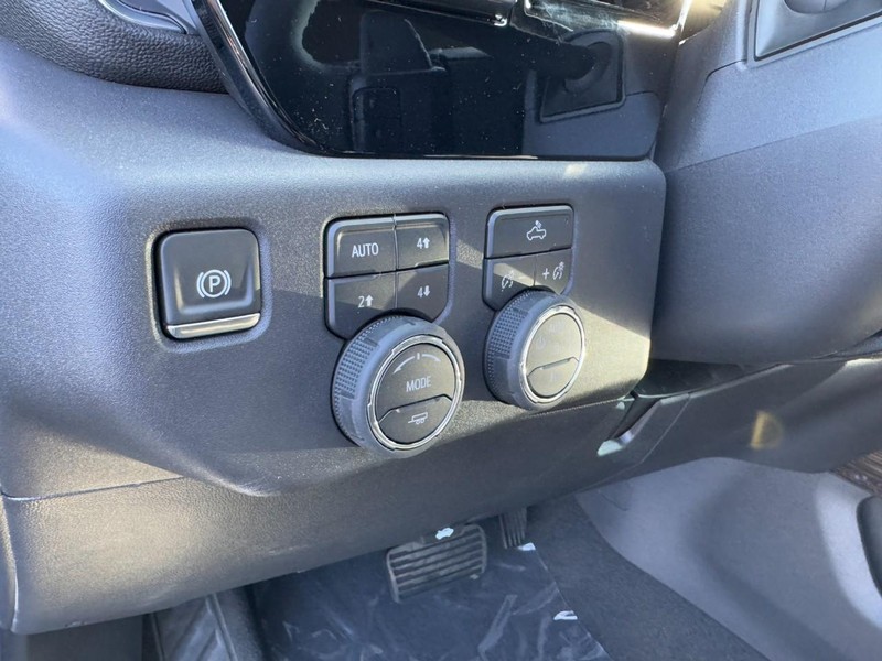 Chevrolet Silverado 1500 Vehicle Image 11