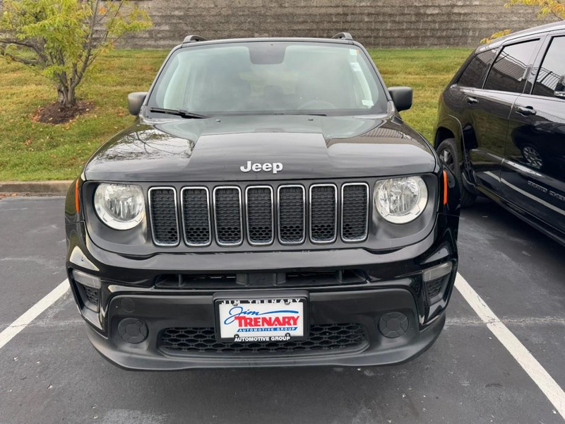 Jeep Renegade Vehicle Image 02