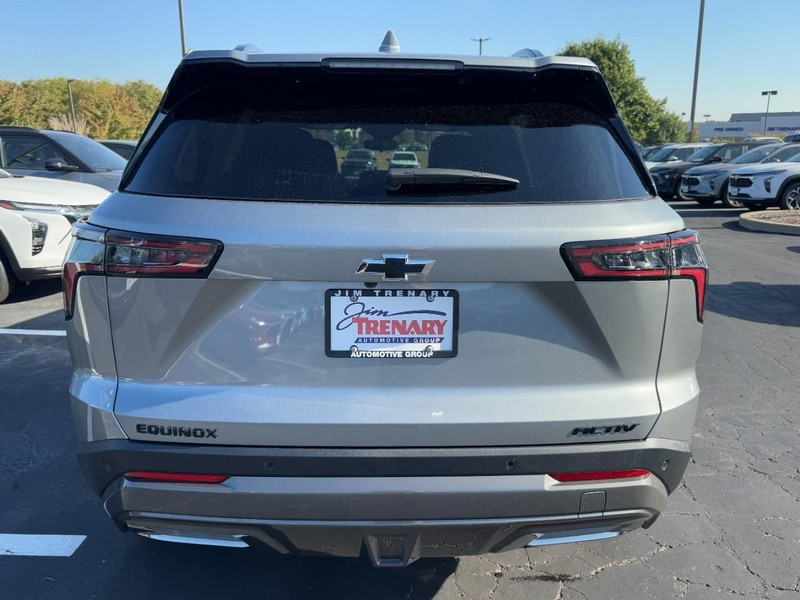 Chevrolet Equinox Vehicle Image 04