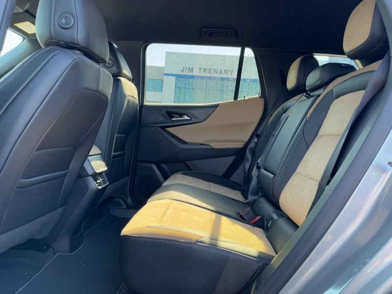 Chevrolet Equinox Vehicle Image 08
