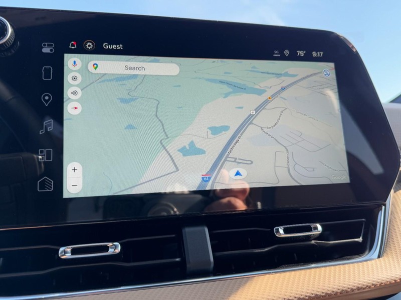 Chevrolet Equinox Vehicle Image 16