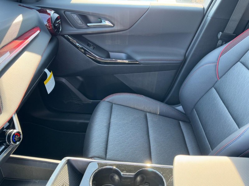 Chevrolet Equinox Vehicle Image 09