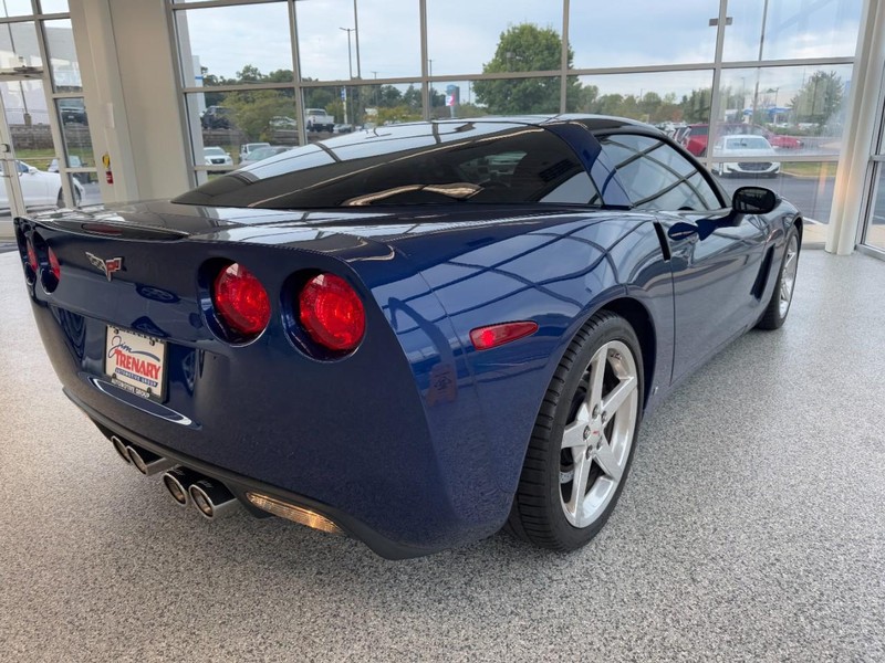 Chevrolet Corvette Vehicle Image 02