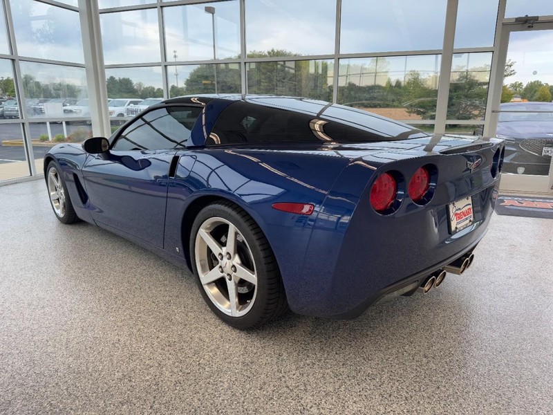Chevrolet Corvette Vehicle Image 04