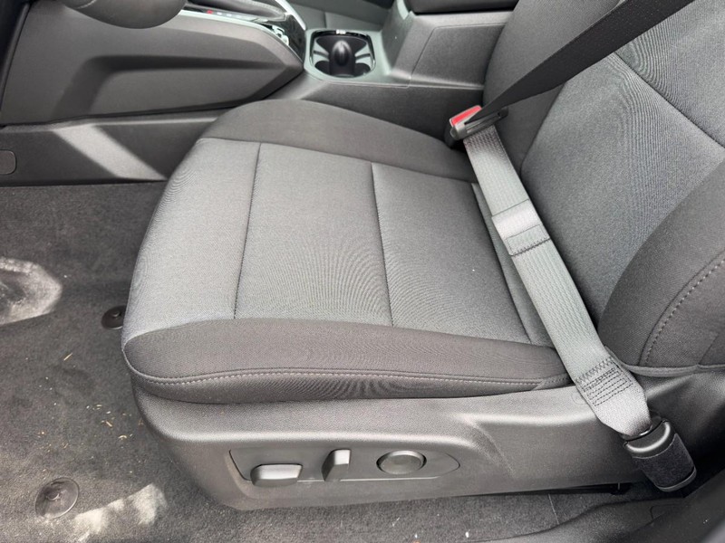 Chevrolet Colorado Vehicle Image 09