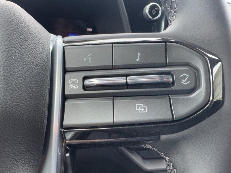 Chevrolet Colorado Vehicle Image 12