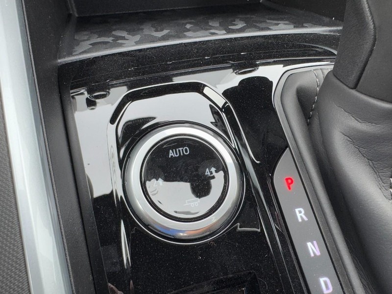 Chevrolet Colorado Vehicle Image 13