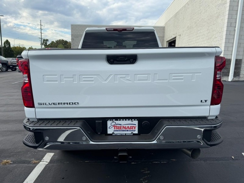 Chevrolet Silverado 2500HD Vehicle Image 04